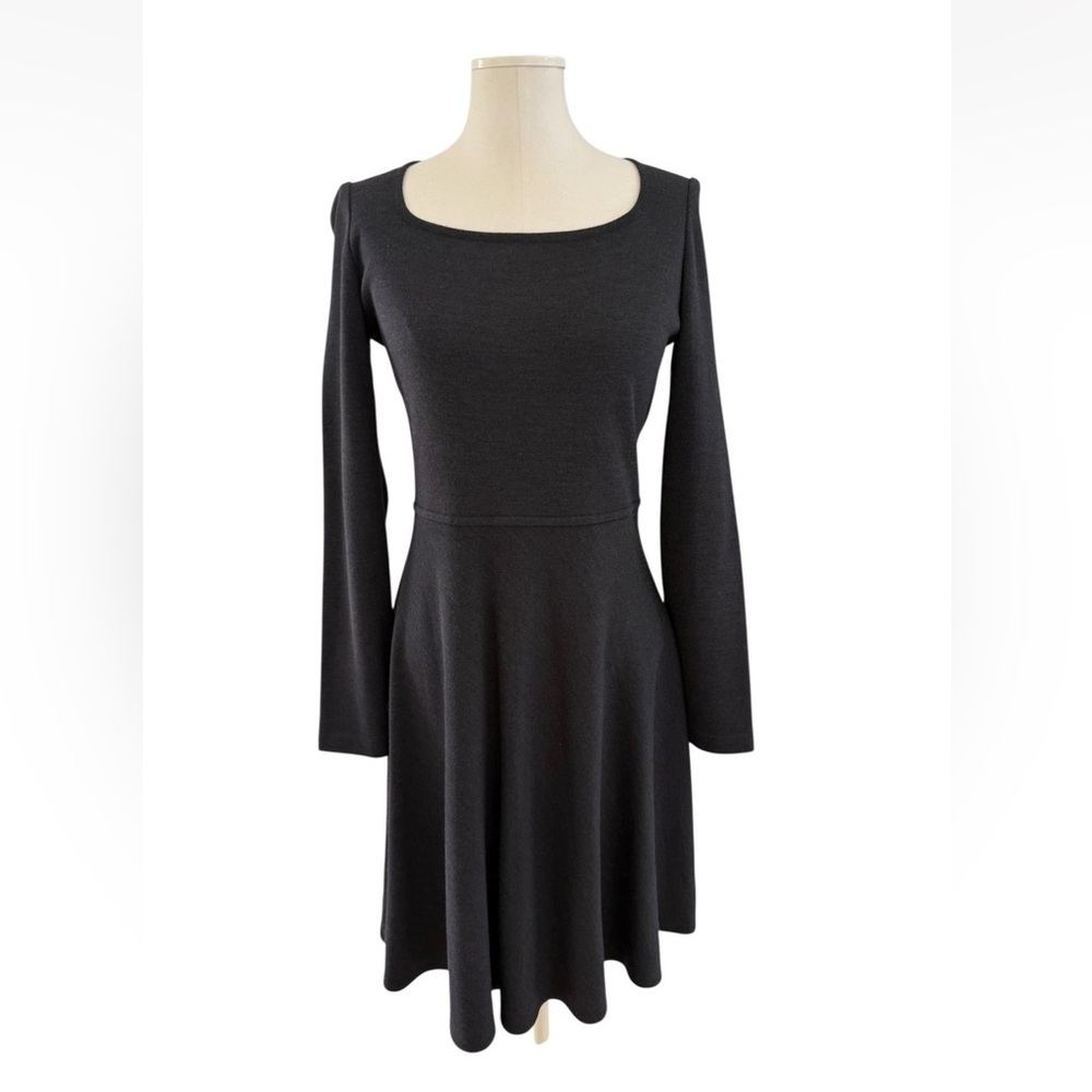 St. John Milano Knit Scoop Neck Drop Waist Flare Wool Blend Dress Sz 6 Gray